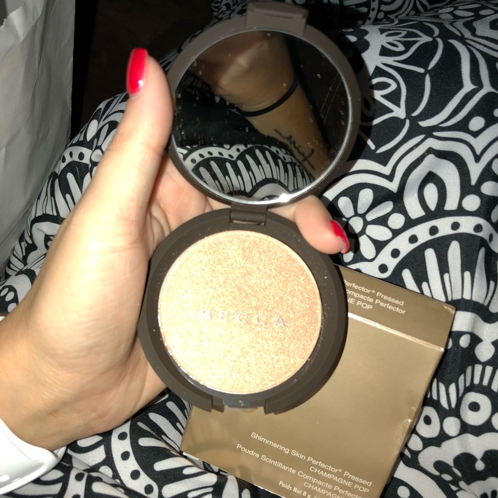Becca champagne pop